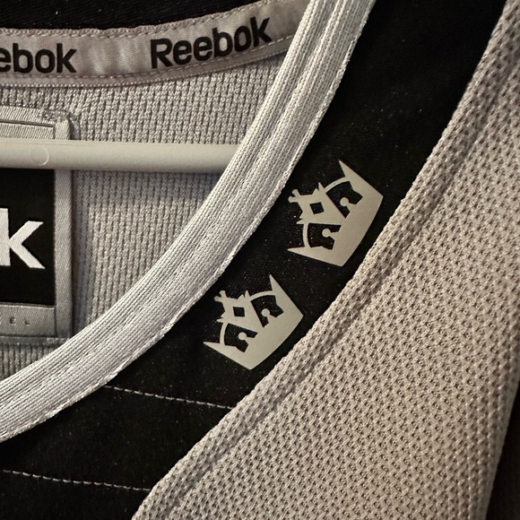 Los Angeles Kings Robitaille Jersey XXL - Picture 8 of 8